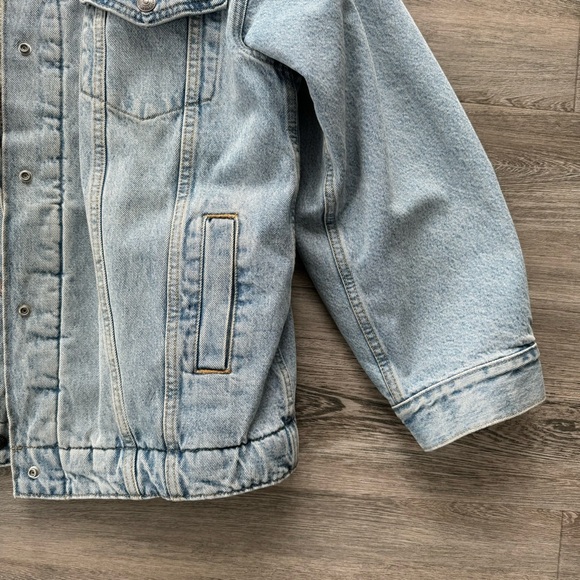 Levi’s Denim Jacket - Picture 3 of 6